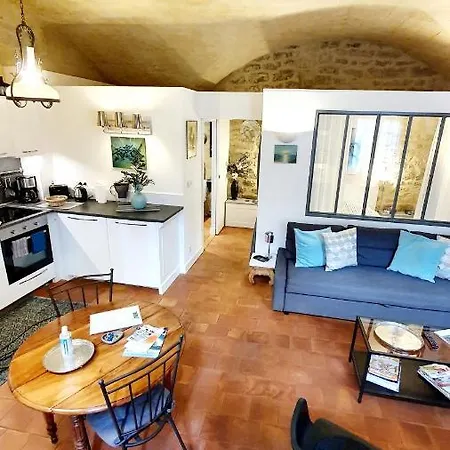 Apartment Dans De Flaux Uzes
