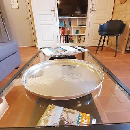 Dans De Flaux Apartment Uzes