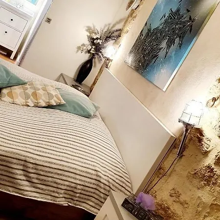 Dans De Flaux Apartment *