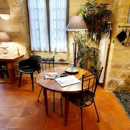Dans De Flaux Uzes