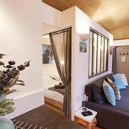 Dans De Flaux Apartment